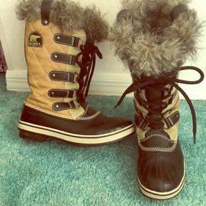 Sorel Joan of Arc boots